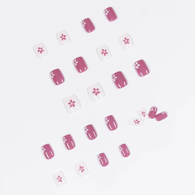 Artful Nail Art with Floral Elements Stornfield