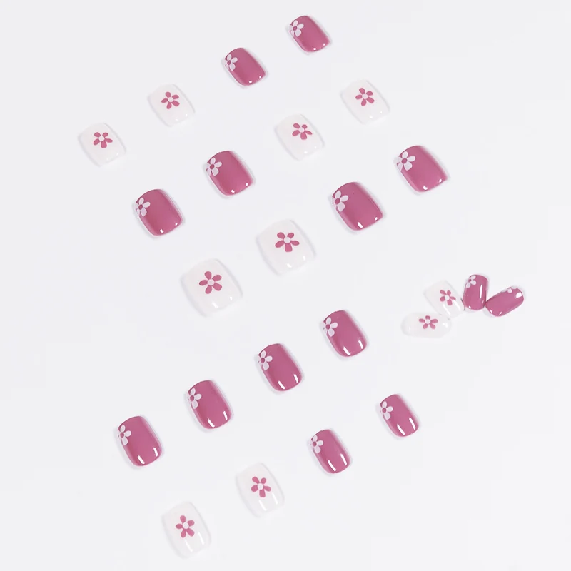 Artful Nail Art with Floral Elements Stornfield