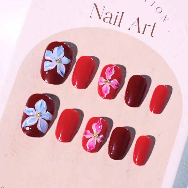 Artful Nail Art with Floral Motifs Stornfield