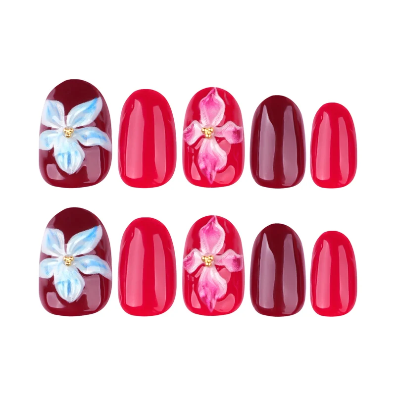 Artful Nail Art with Floral Motifs Stornfield
