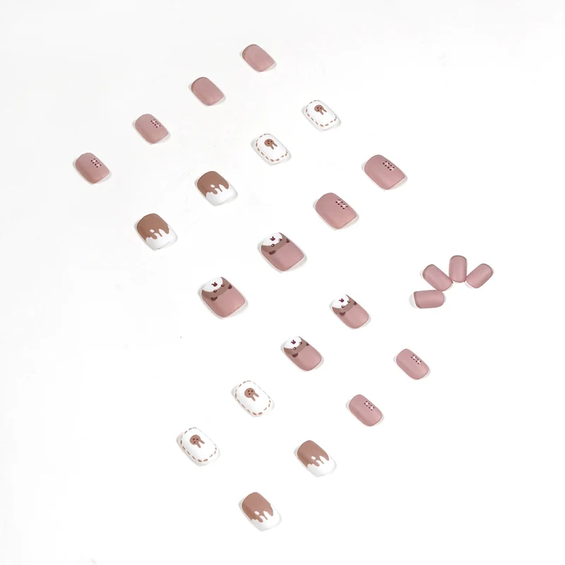 Artful nail art with bear motif Stornfield