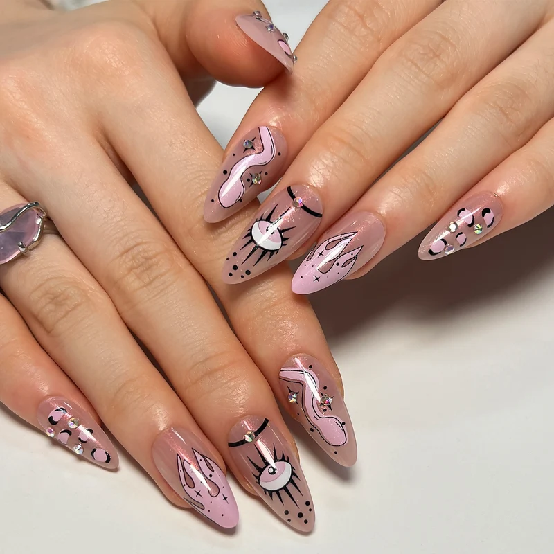 Artful nail art with extravagant designs and sparkling accents Stornfield