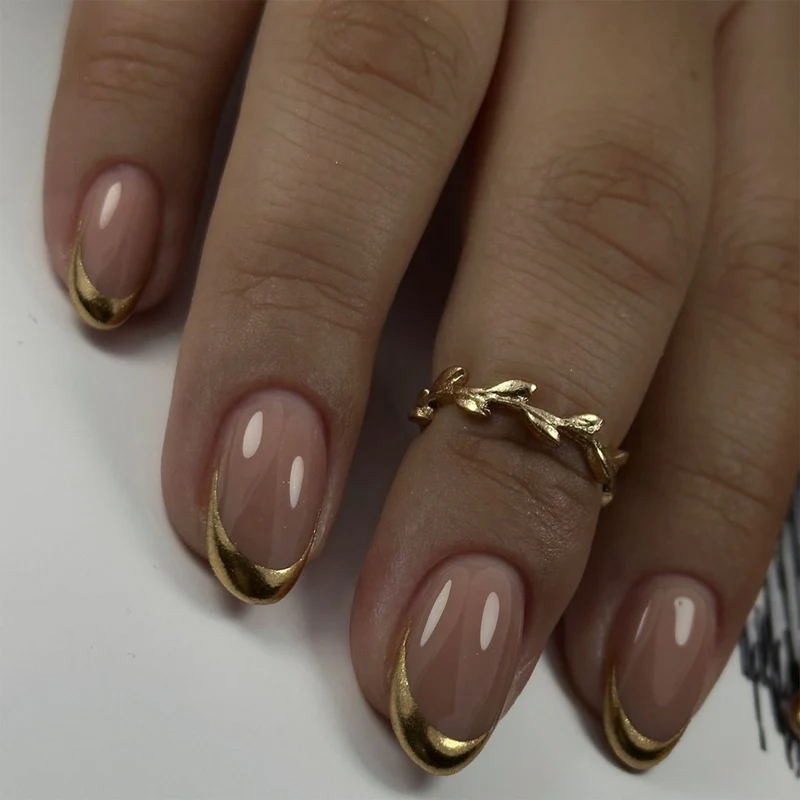 Artful Gel Nail Art with Elegant Gold Tip Stornfield