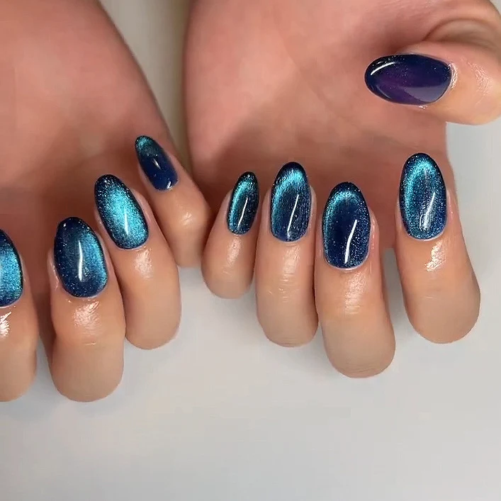 Artful Gel Nails with Shimmering Gradient Stornfield