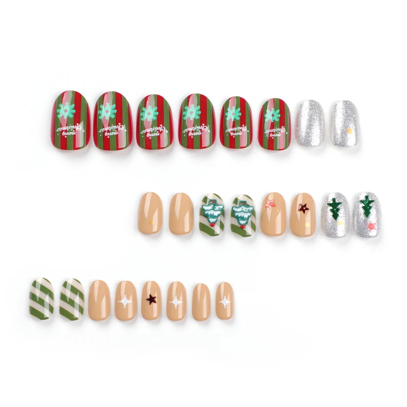 Kreative Nagelkunst mit festlichem Weihnachtsdesign Karnz