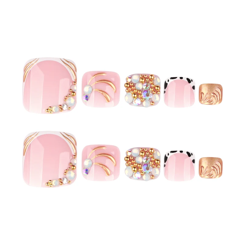 Artful toenail decoration with elegant gold accent Stornfield