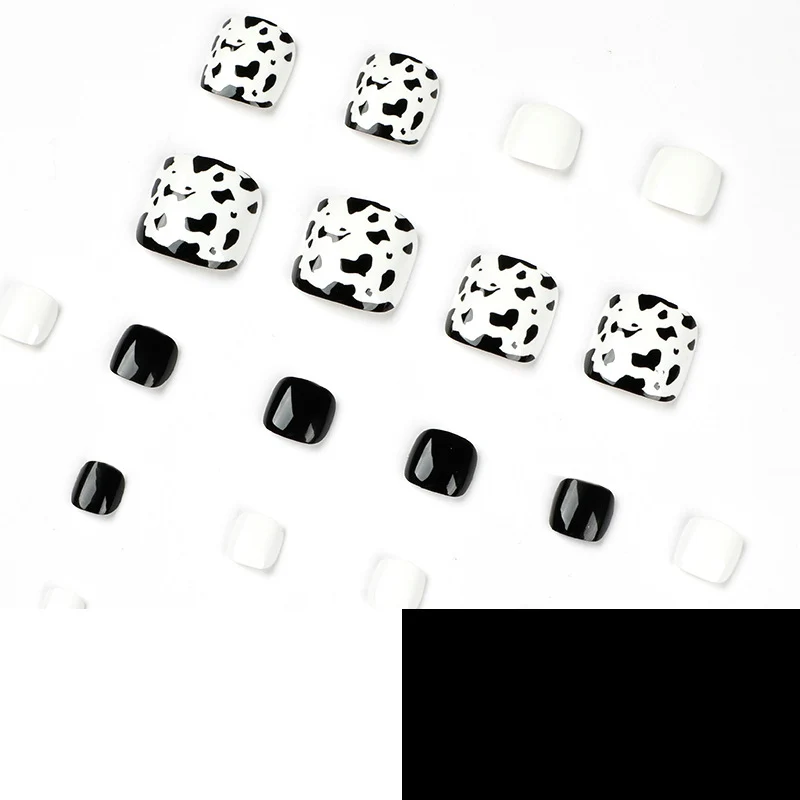 Artful toenail extensions with modern animal pattern Stornfield