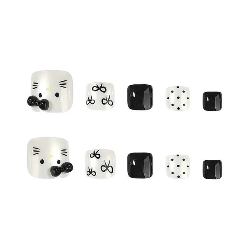 Artful toenail art with cute animal design Stornfield