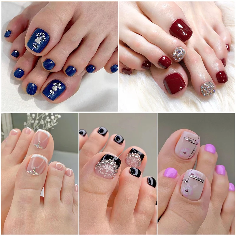 Artful toenail art with glitter and geometric accents Stornfield