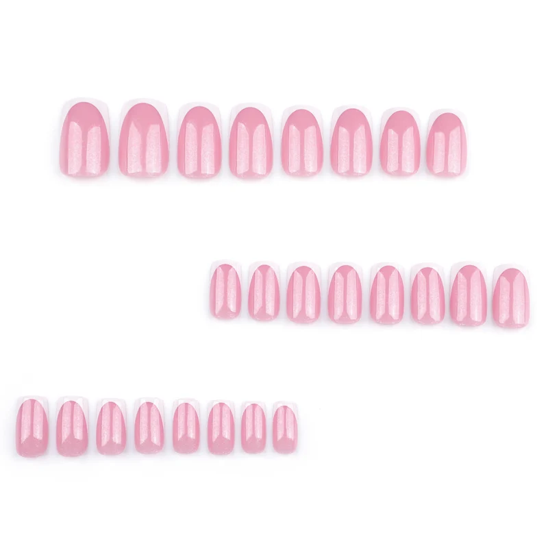 Funkelnde Nagelkunst mit elegantem French Tip Karnz