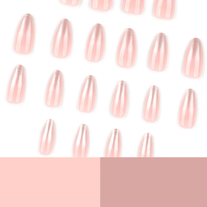 Exquisite Nagelverlängerungen mit elegantem Farbverlauf und glänzenden Spitzen Karnz