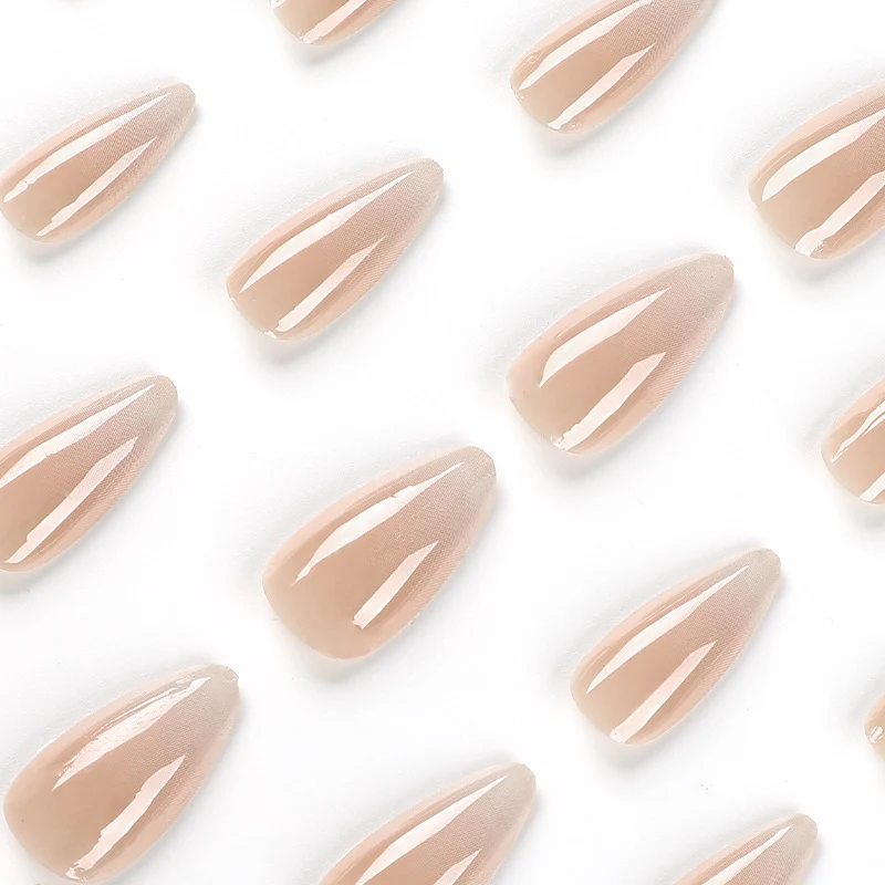 Elegante und stilvolle Nagelverlängerungen Karnz