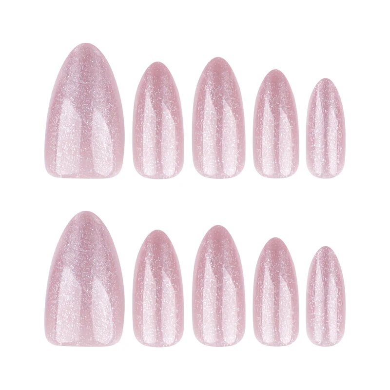 Elegante und glamouröse Nagelkunst Karnz