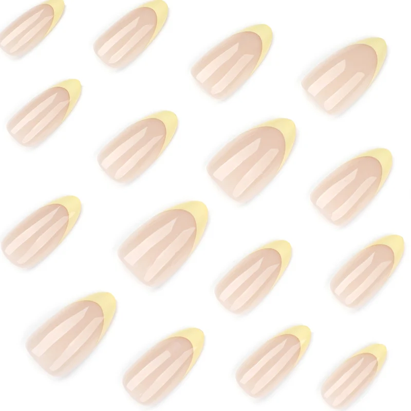 Elegante Nagelkunst mit Farbverlauf und Glanz Karnz