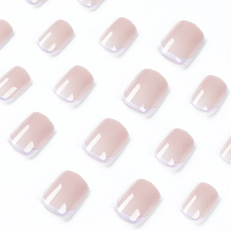 Elegante Maniküre mit Hochglanz-Finish Karnz