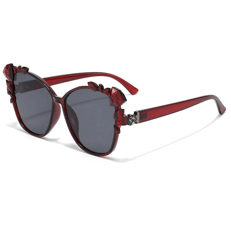 Glamouröse Cat-Eye-Sonnenbrille mit Kristallverzierungen Karnz