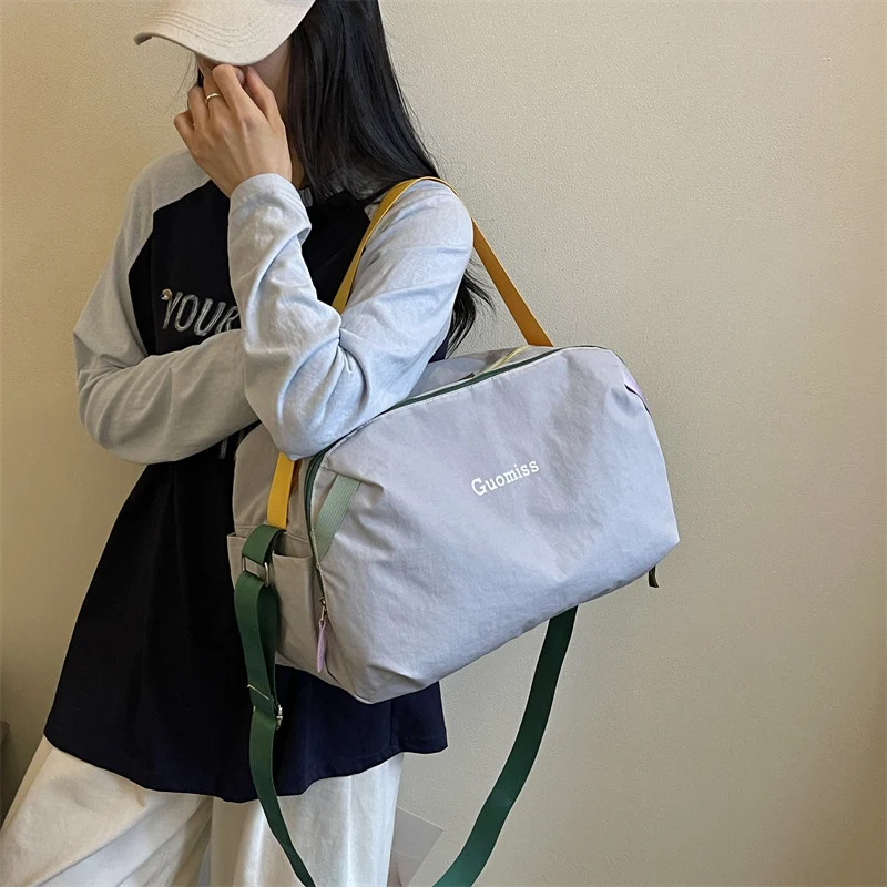 Vielseitige Reisetasche mit mehreren Fächern Karnz