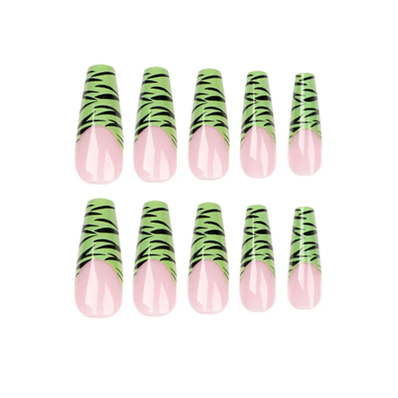 Artistic fingernails with trendy zebra design Stornfield