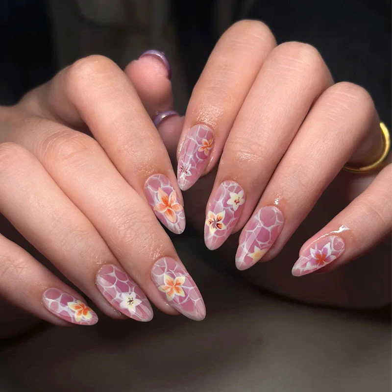 Artistic press-on nails with floral design Stornfield