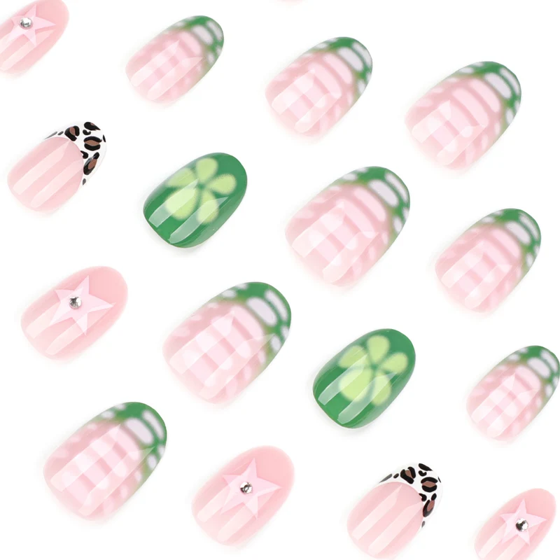 Artificial nail art with floral accents Stornfield