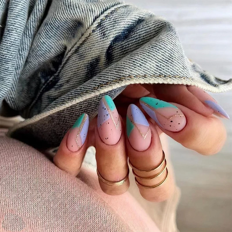 Artificial nail art with unique geometric design Stornfield