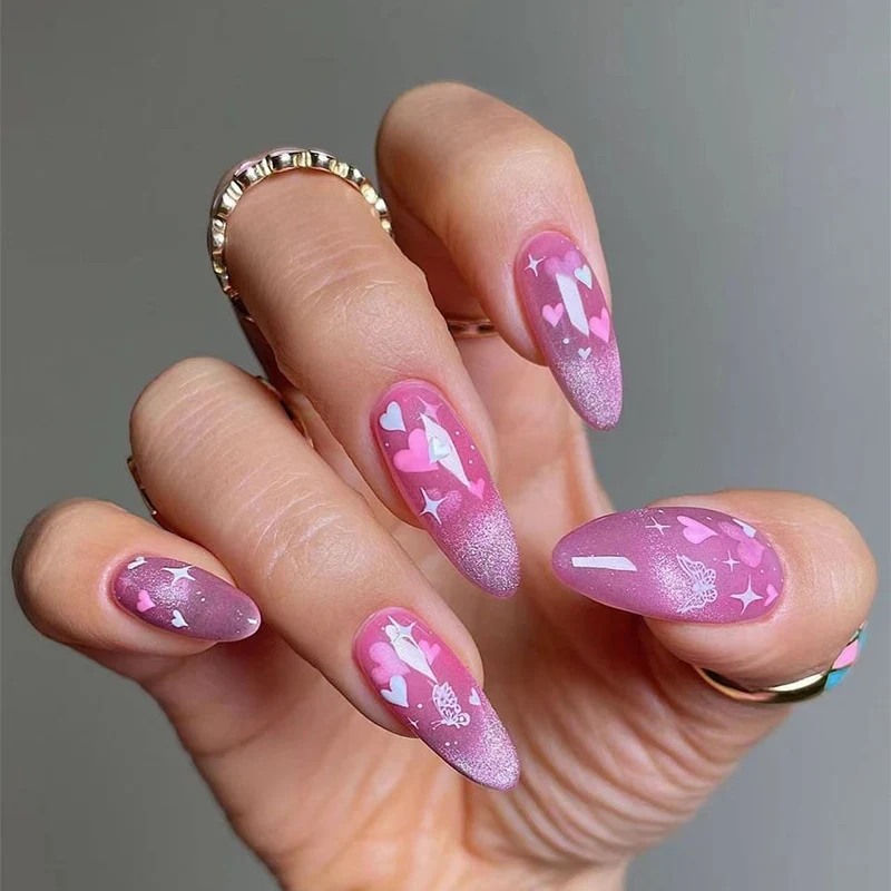 Artificial nail decoration in romantic heart design Stornfield