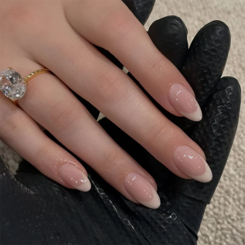 Artificial nail art with playful dots and bows Stornfield
