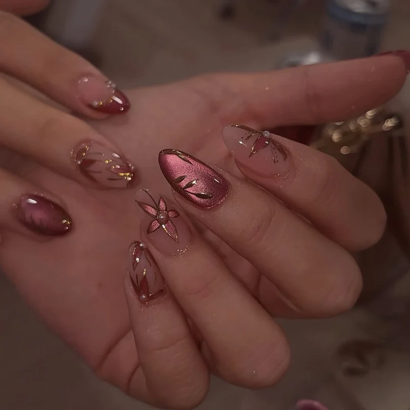 Artificial nail art with playful dots and bows Stornfield