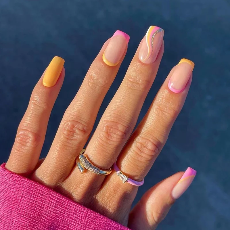 Artificial Nail Art with Trendy Gradient Stornfield