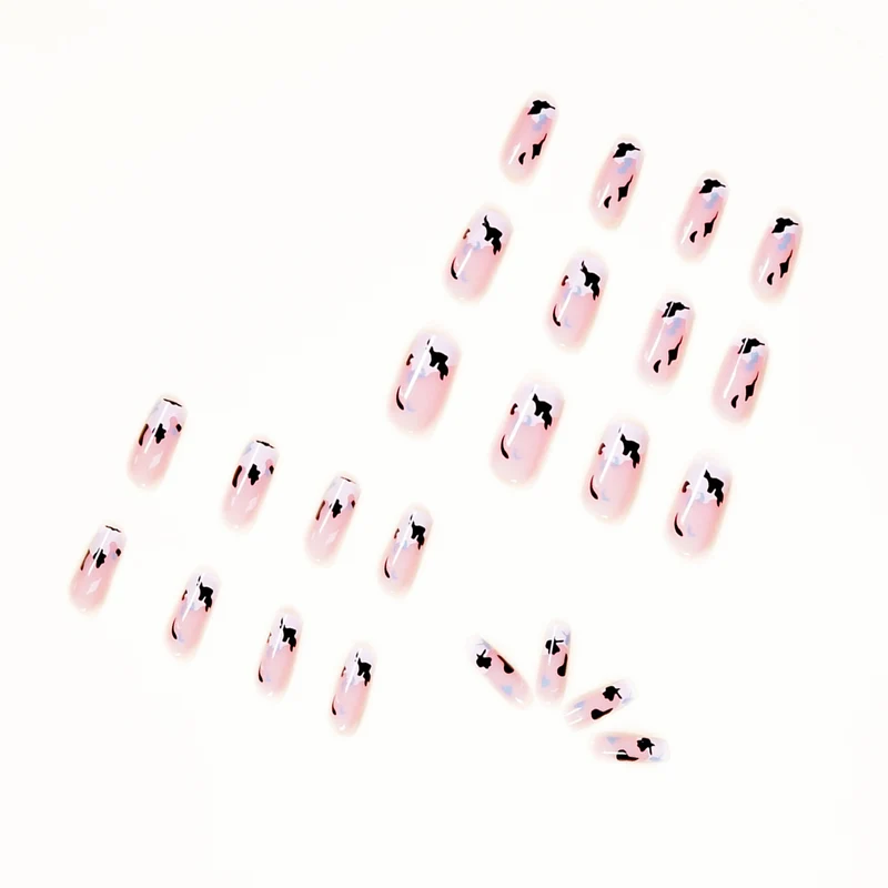 Artificial nail art with modern color pattern Stornfield