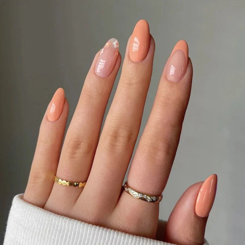 Artificial nail art with elegant floral design Stornfield