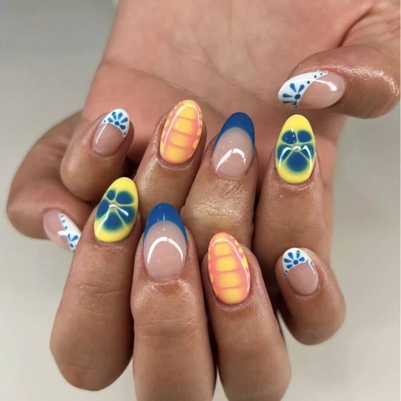 Artificial nail art with colorful summer design Stornfield