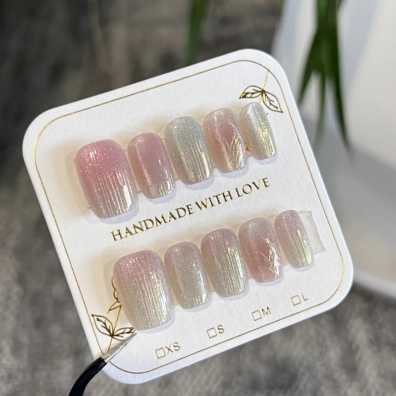 Artificial nail art in shimmering design Stornfield