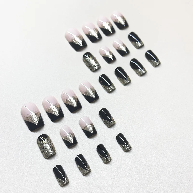 Glitzernde Acryl-Nagelerweiterungen Karnz