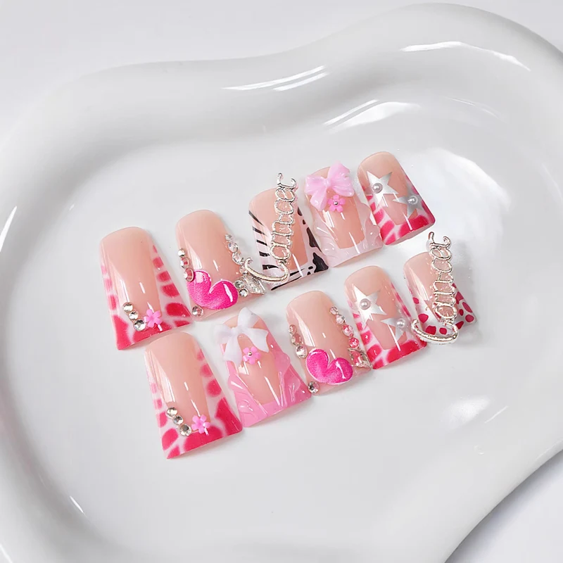 Glamorous Nail Art Karnz