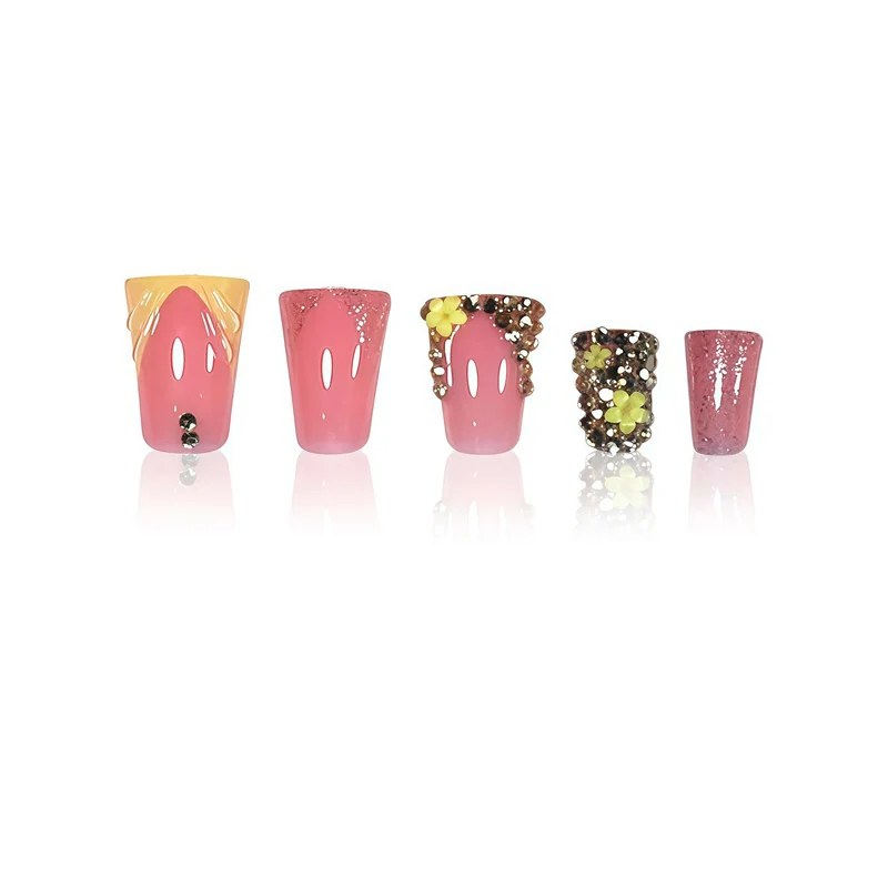 Glamouröses dekoratives Nagelkunst-Set Karnz