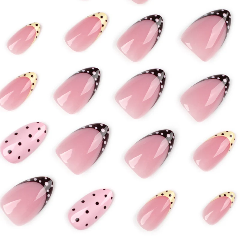 Artificial nail art in elegant design with creative accents Stornfield