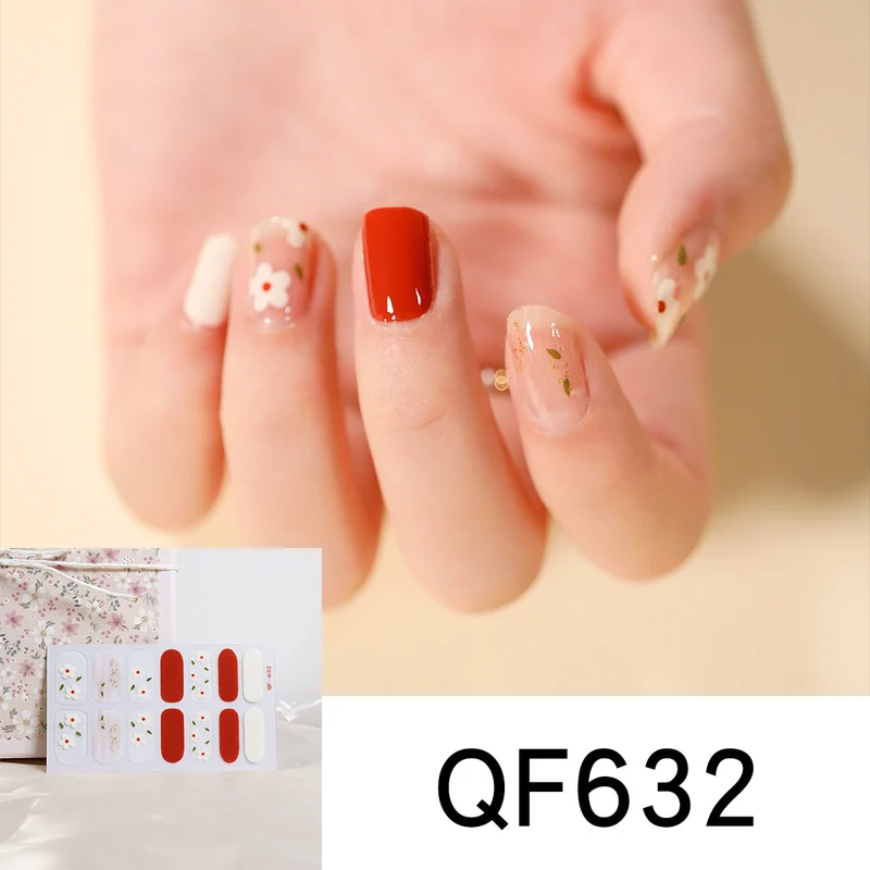 Artificial nail design with heart motif Stornfield