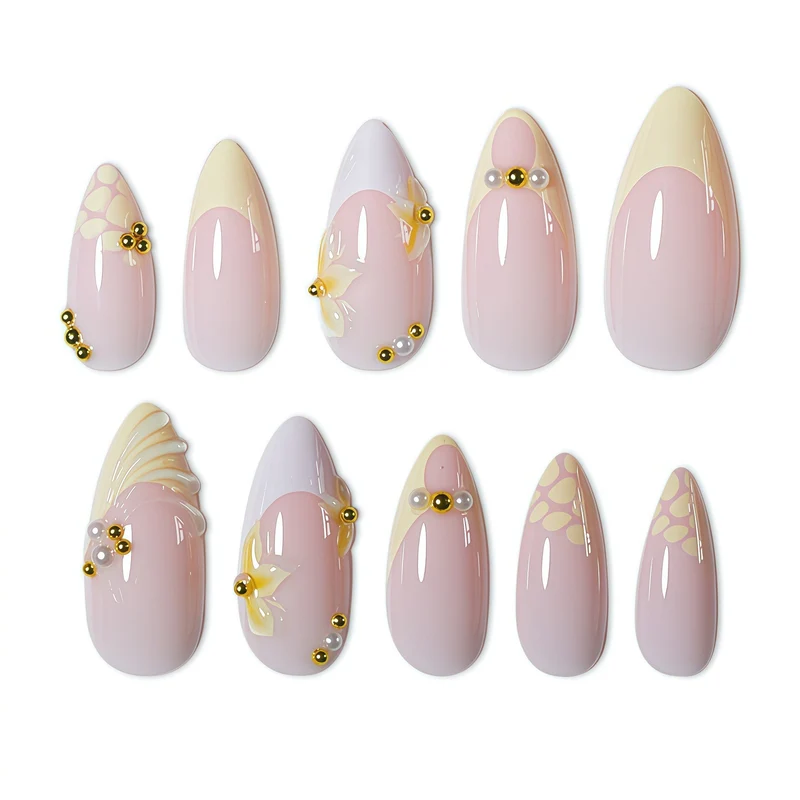 Elegantes Florales Nagelkunstdesign Karnz