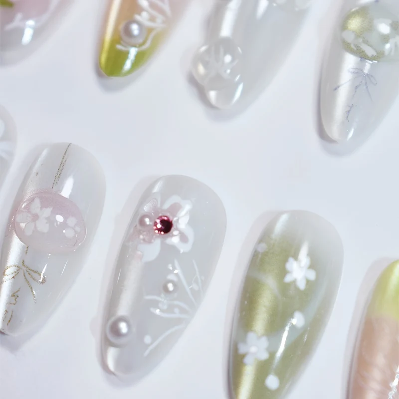 Blumige Künstliche Press-On Nagelset Karnz