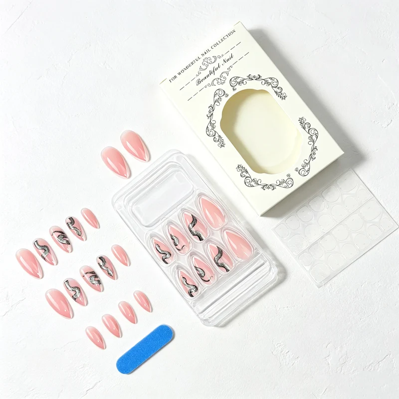 Glamorous Design Nails Stornfield