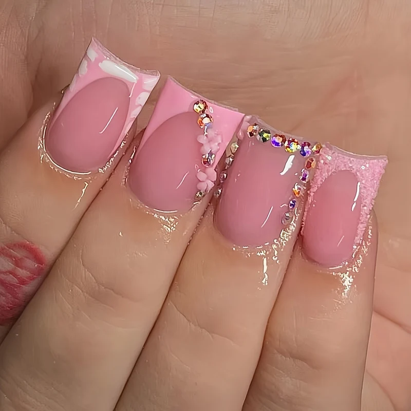 Dekorative Gel-Nagelveränderungen Karnz
