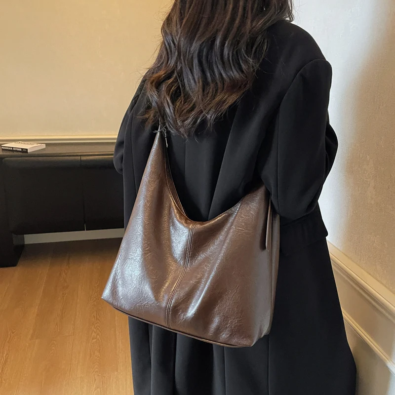 Premium Leather Slouchy Handbag Stornfield