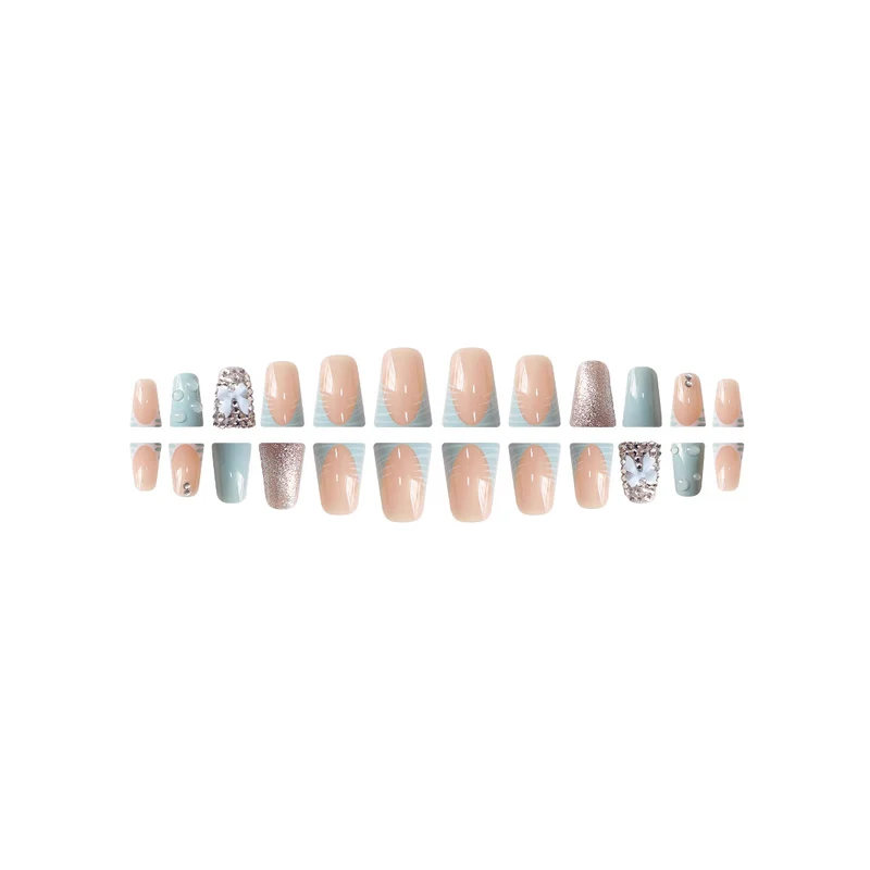 Dekorative Bling Nagelverzierungen Karnz