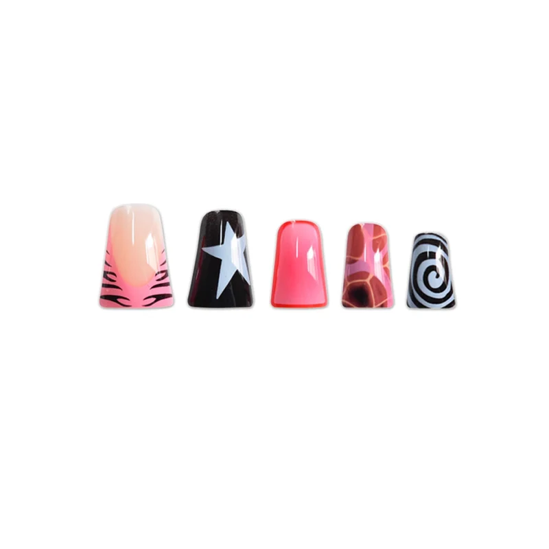 Kreative grafische Press-On Nagelkunst Karnz