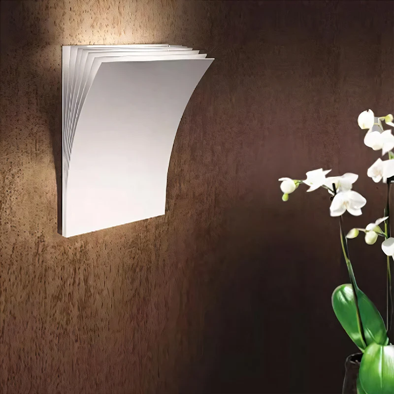 Modern Artistic LED Wall Light