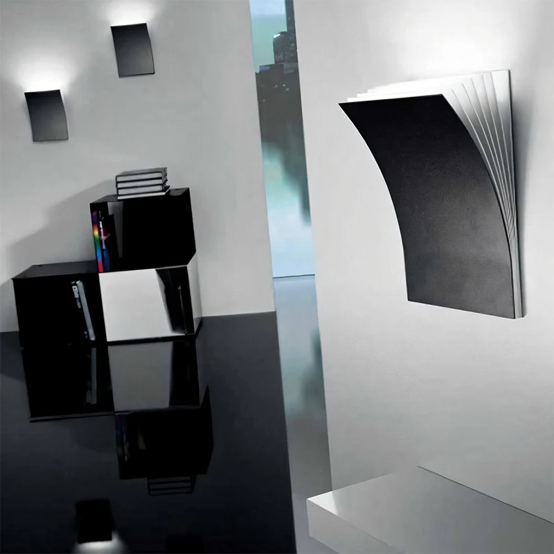 Modern Artistic LED Wall Light