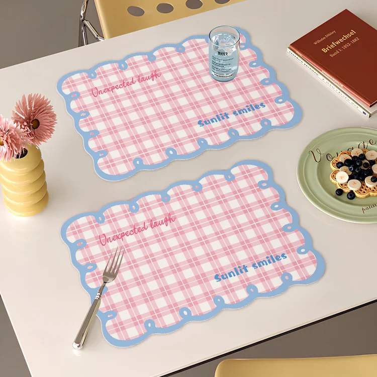 Scalloped Edge Dining Table Mat
