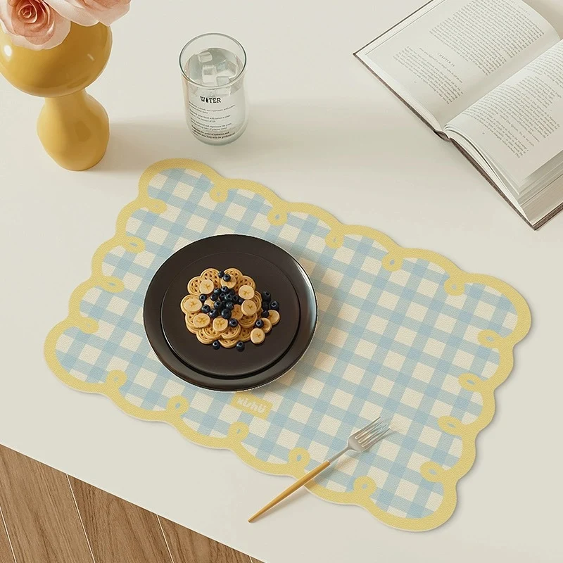 Scalloped Edge Dining Table Mat
