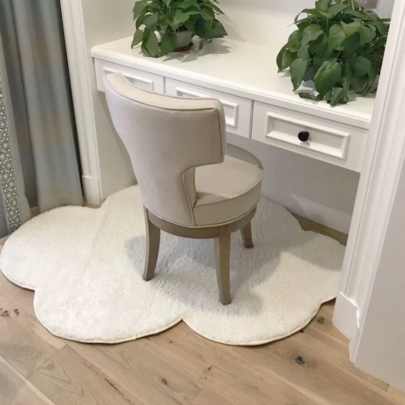 Cloud-Shaped Plush Bath Mat